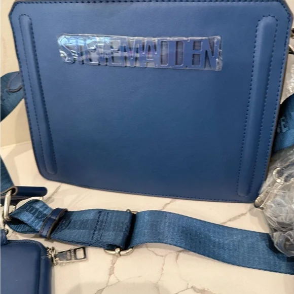 Steve Madden, Bevelyn Convertible Blue Leather Women's Bag Set - Picture 6 of 11